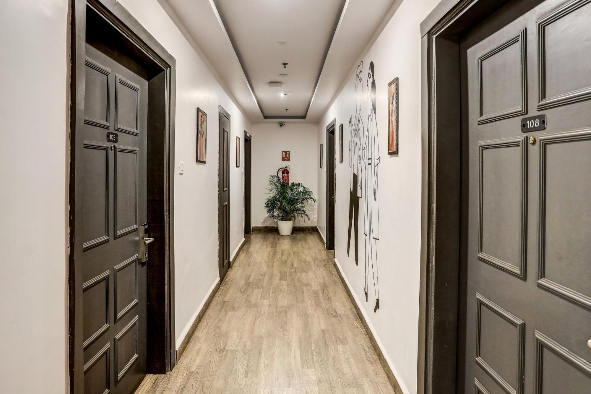 Super Townhouse Swain Heritage Bhubaneswar Bagian luar foto