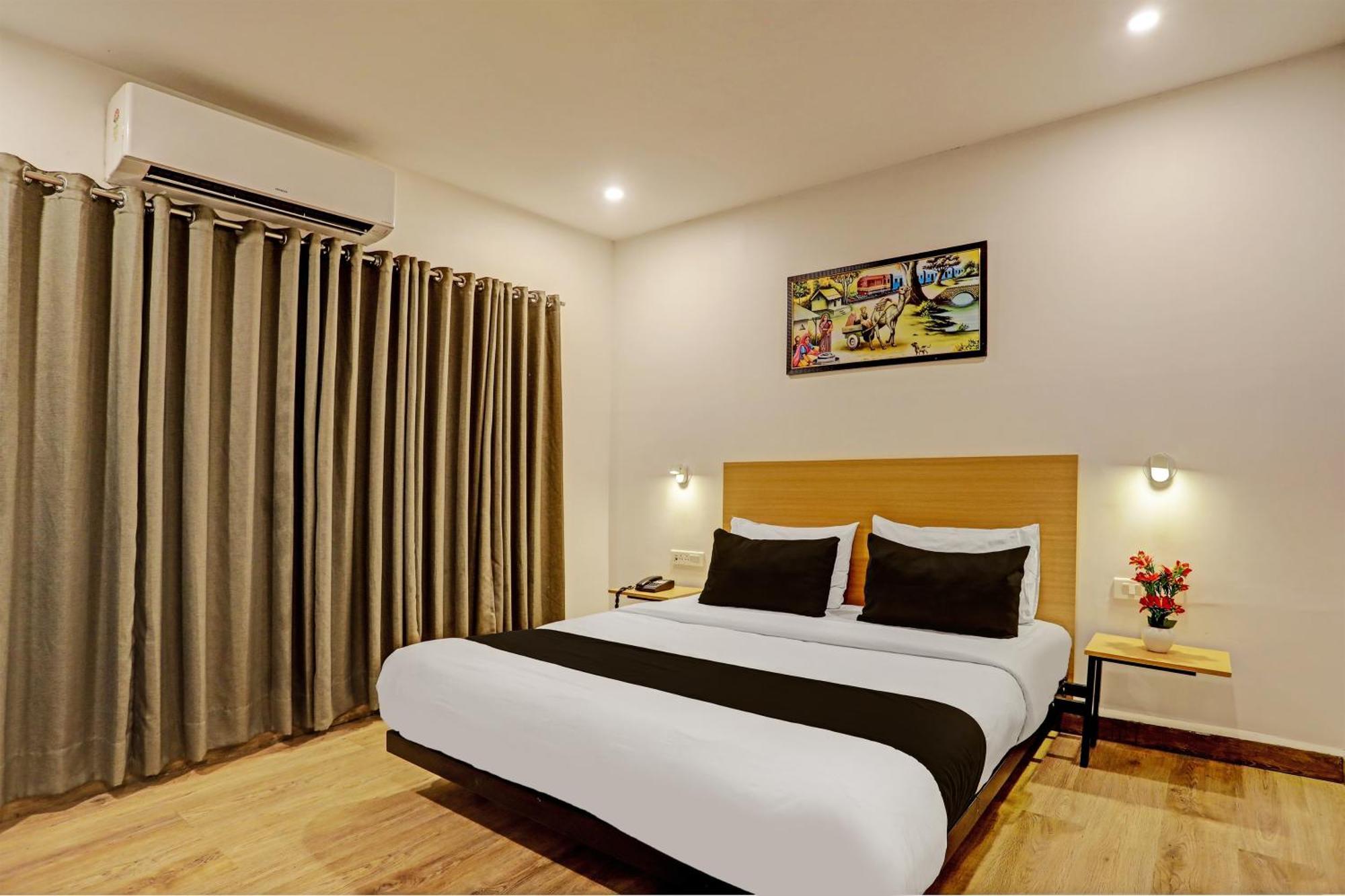 Super Townhouse Swain Heritage Bhubaneswar Bagian luar foto