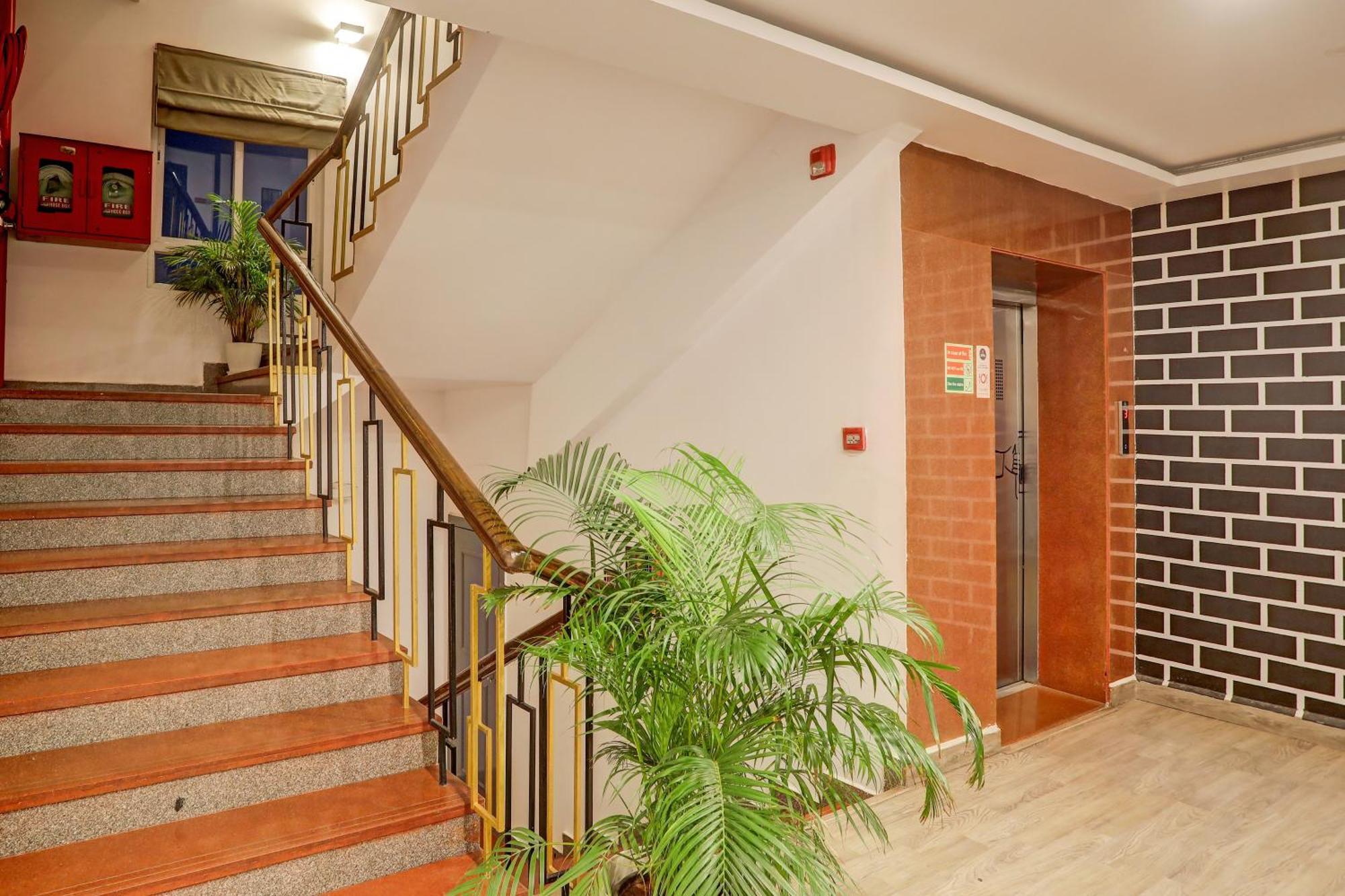 Super Townhouse Swain Heritage Bhubaneswar Bagian luar foto