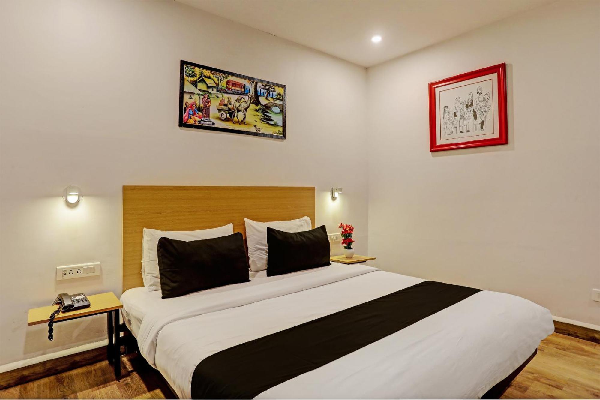 Super Townhouse Swain Heritage Bhubaneswar Bagian luar foto