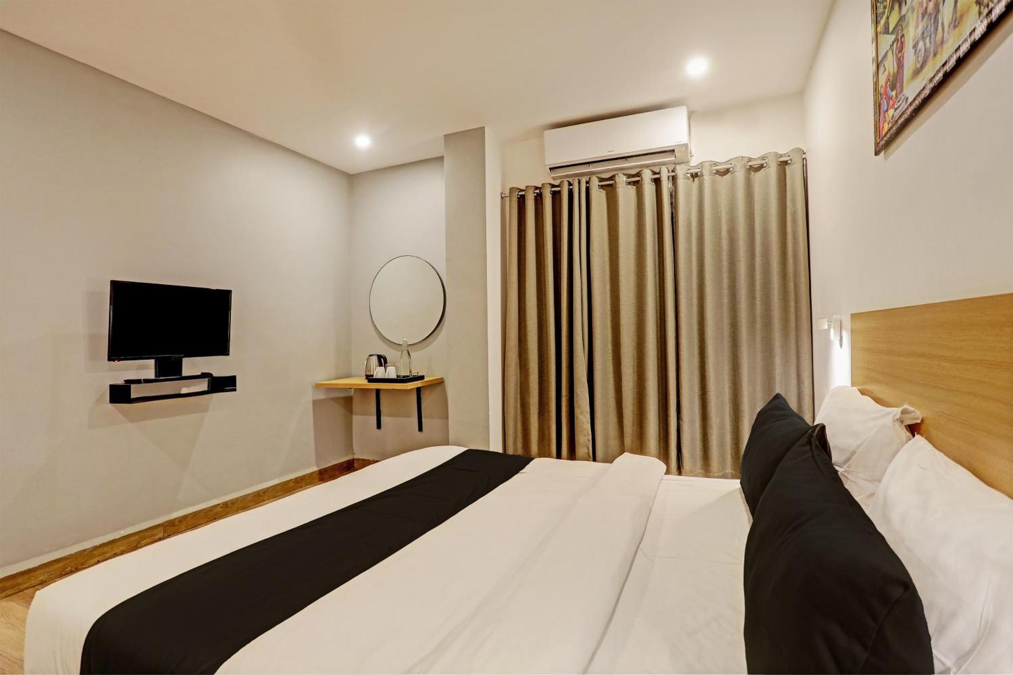 Super Townhouse Swain Heritage Bhubaneswar Bagian luar foto