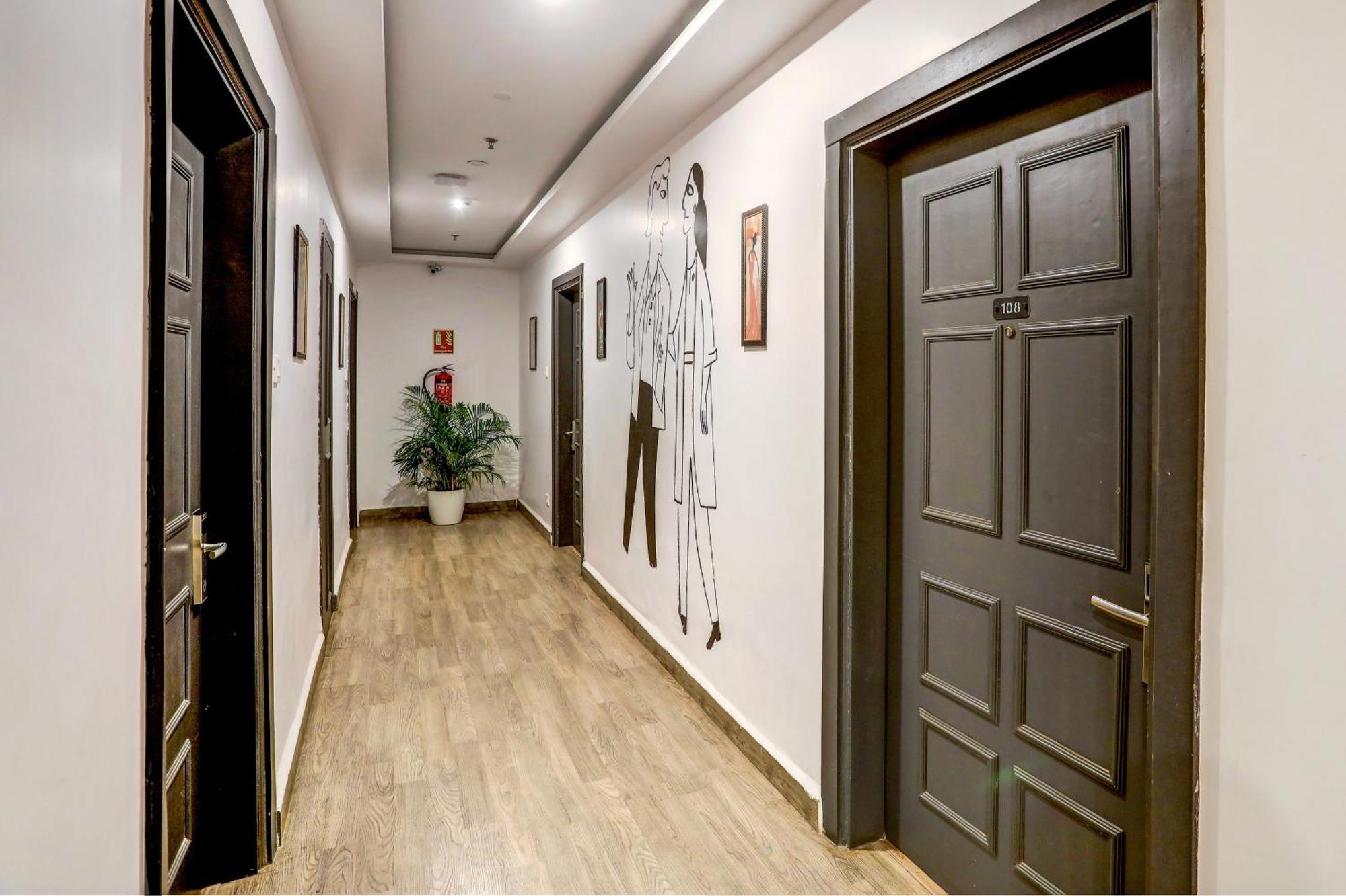 Super Townhouse Swain Heritage Bhubaneswar Bagian luar foto