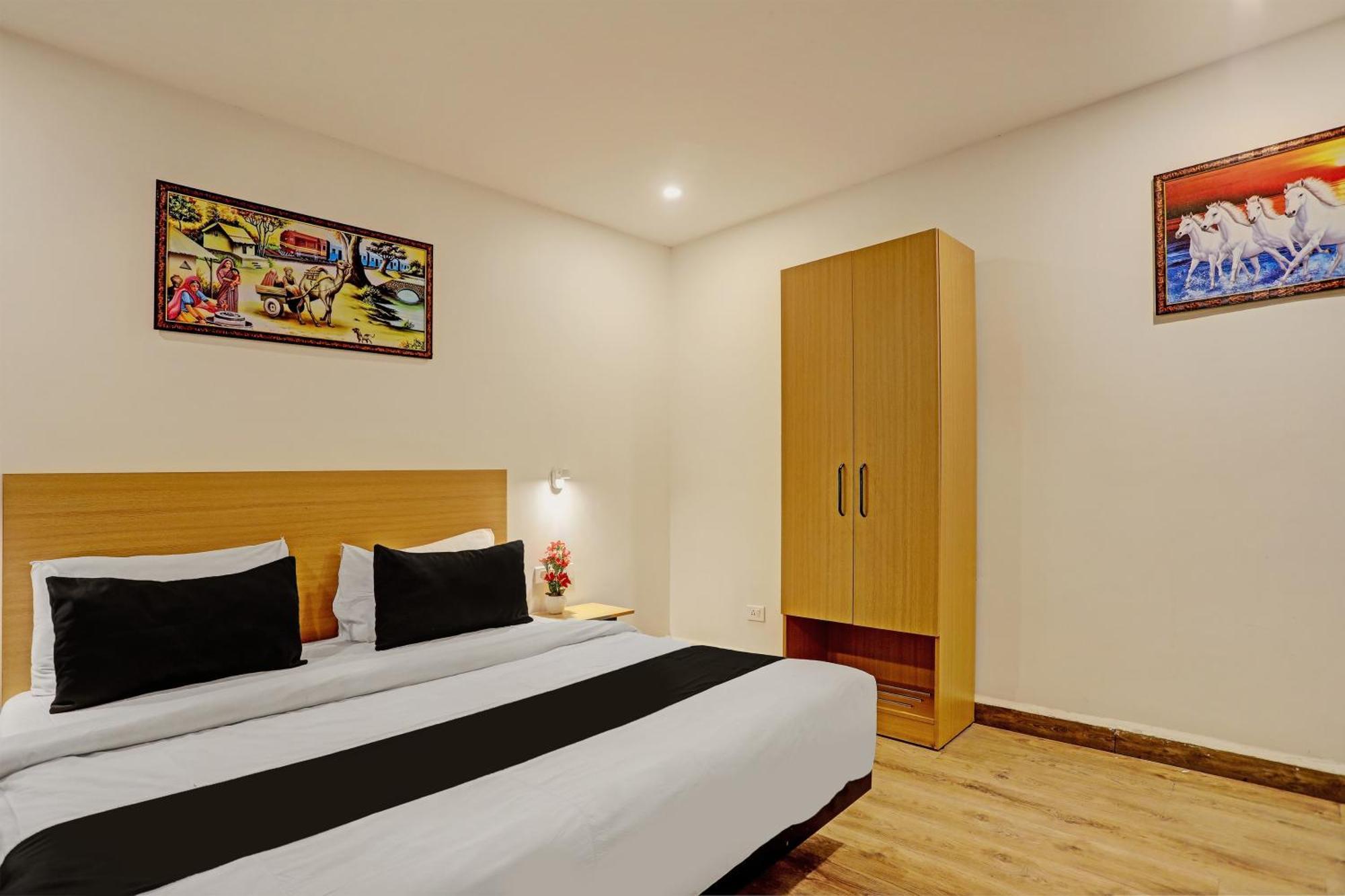 Super Townhouse Swain Heritage Bhubaneswar Bagian luar foto