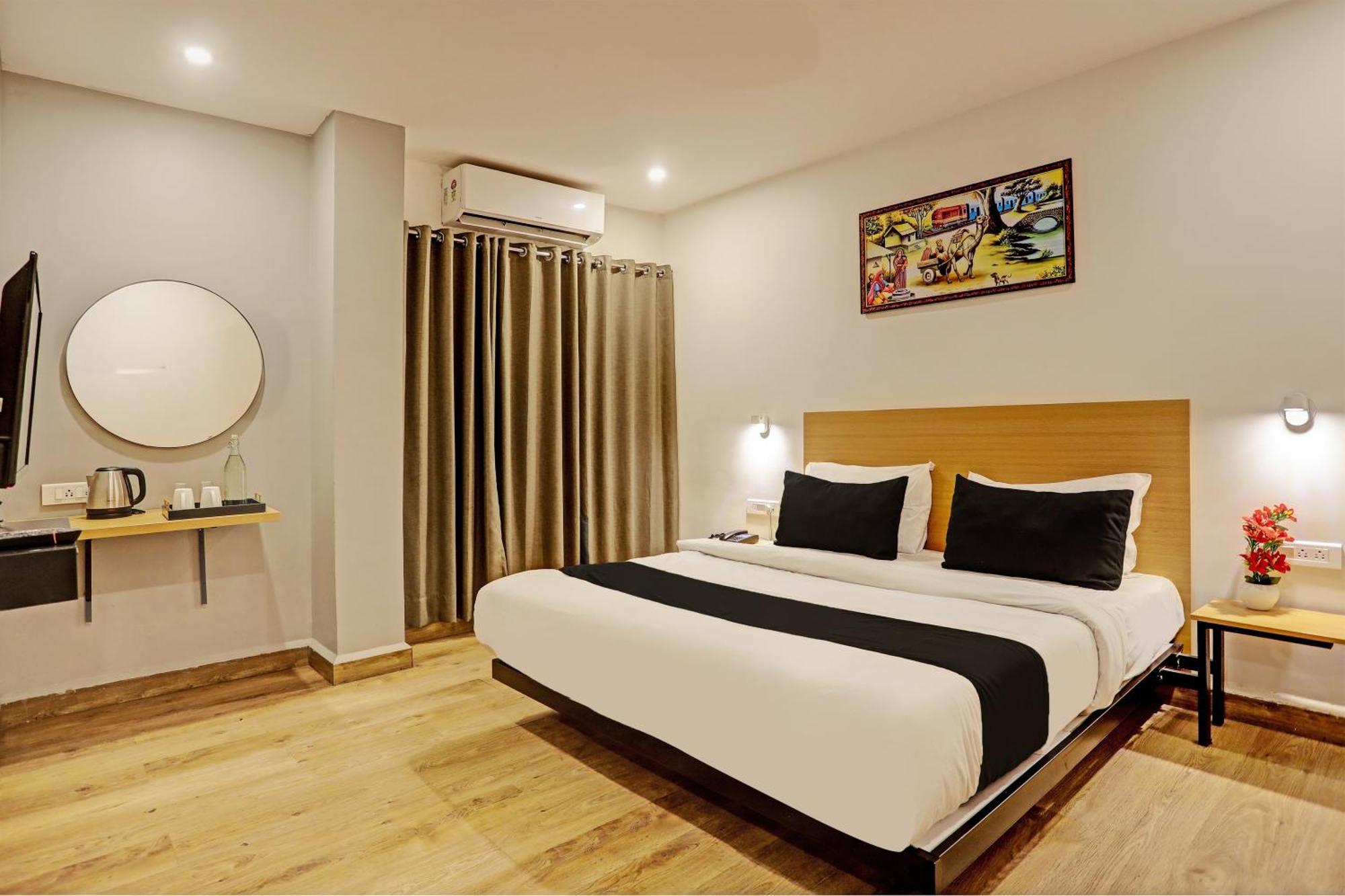 Super Townhouse Swain Heritage Bhubaneswar Bagian luar foto